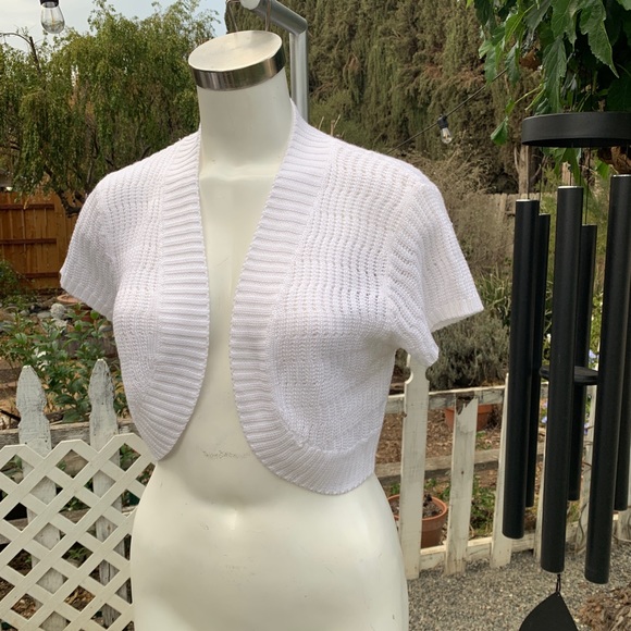 MADE FOR ME TO LOOK AMAZING White Crop Sweater XL - Picture 5 of 10